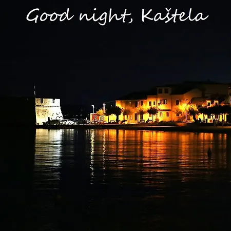 Xiv Century לינה וארוחת בוקר