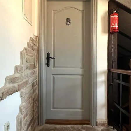 XIV Century Rooms Bed & Breakfast 3*