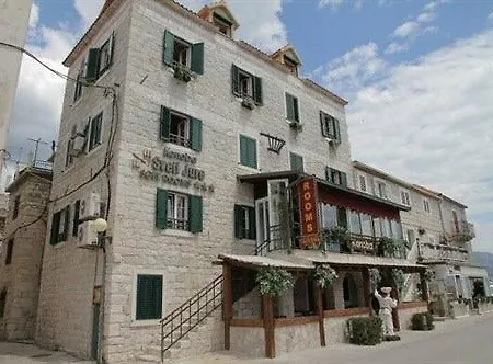 Xiv Century Bed & Breakfast