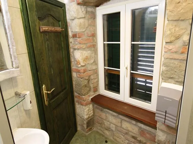 Xiv Century Nocleg ze śniadaniem Kaštela